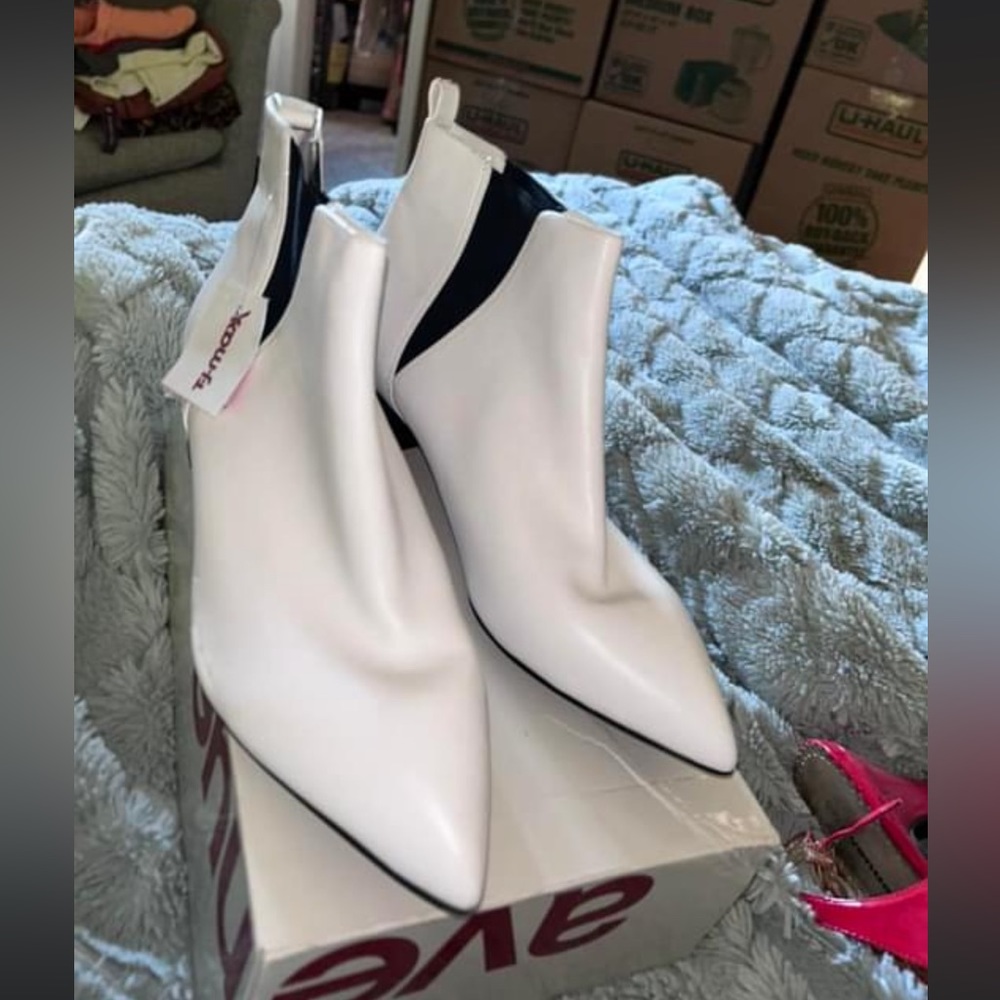 New size 10 booties